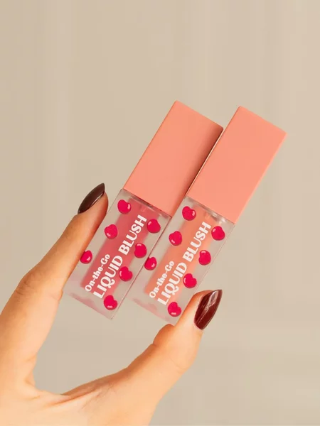On-the-Go Liquid Blush, fard de obraz cremos cu aplicator